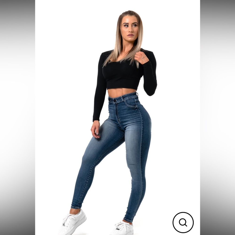 NEVER WORN FITJEANS